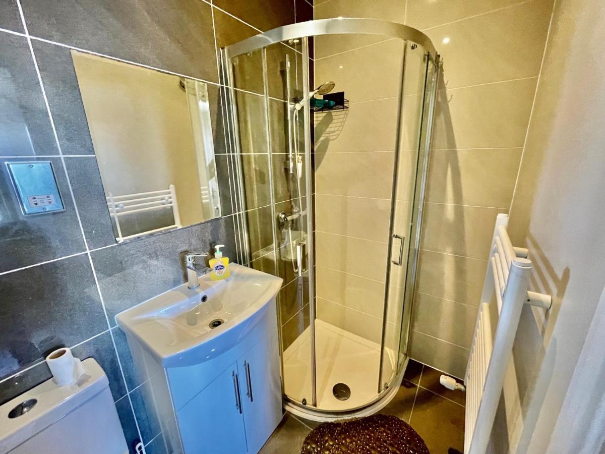 Cosy 1 Bedroom Flat! Londra Dış mekan fotoğraf